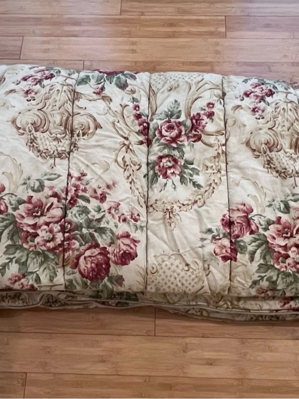 Ralph Lauren Grosvenor Square Rose Bouquet Comforter in Pink and Cream